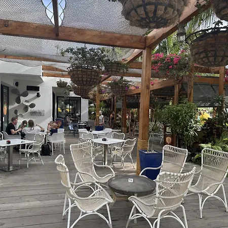 Fantastic Duplex With Terrace, Pools, And Beach Access Apartman Playa de las Américas