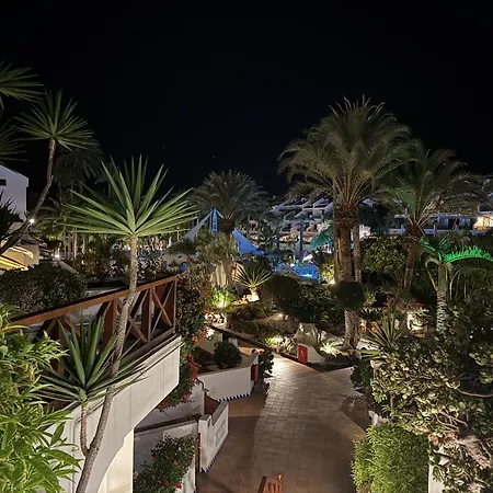 Fantastic Duplex With Terrace, Pools, And Beach Access Playa de las Américas